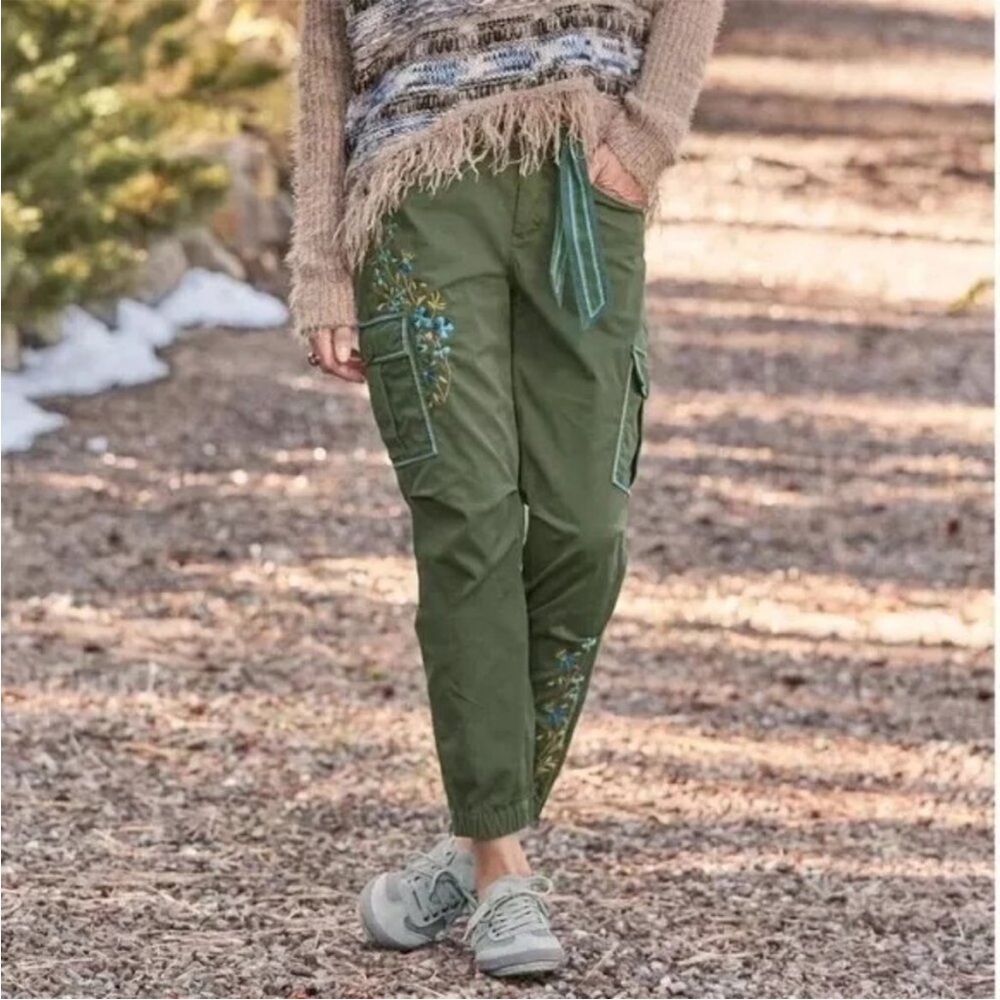 Sundance Willow Olive Embroidered Cargo Jogger Pants